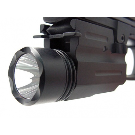 Taktická LED svítilna 600lm(2)