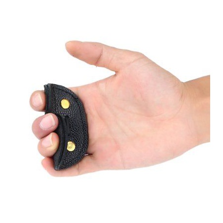 Chránič prstu na lukostřelnu kožený